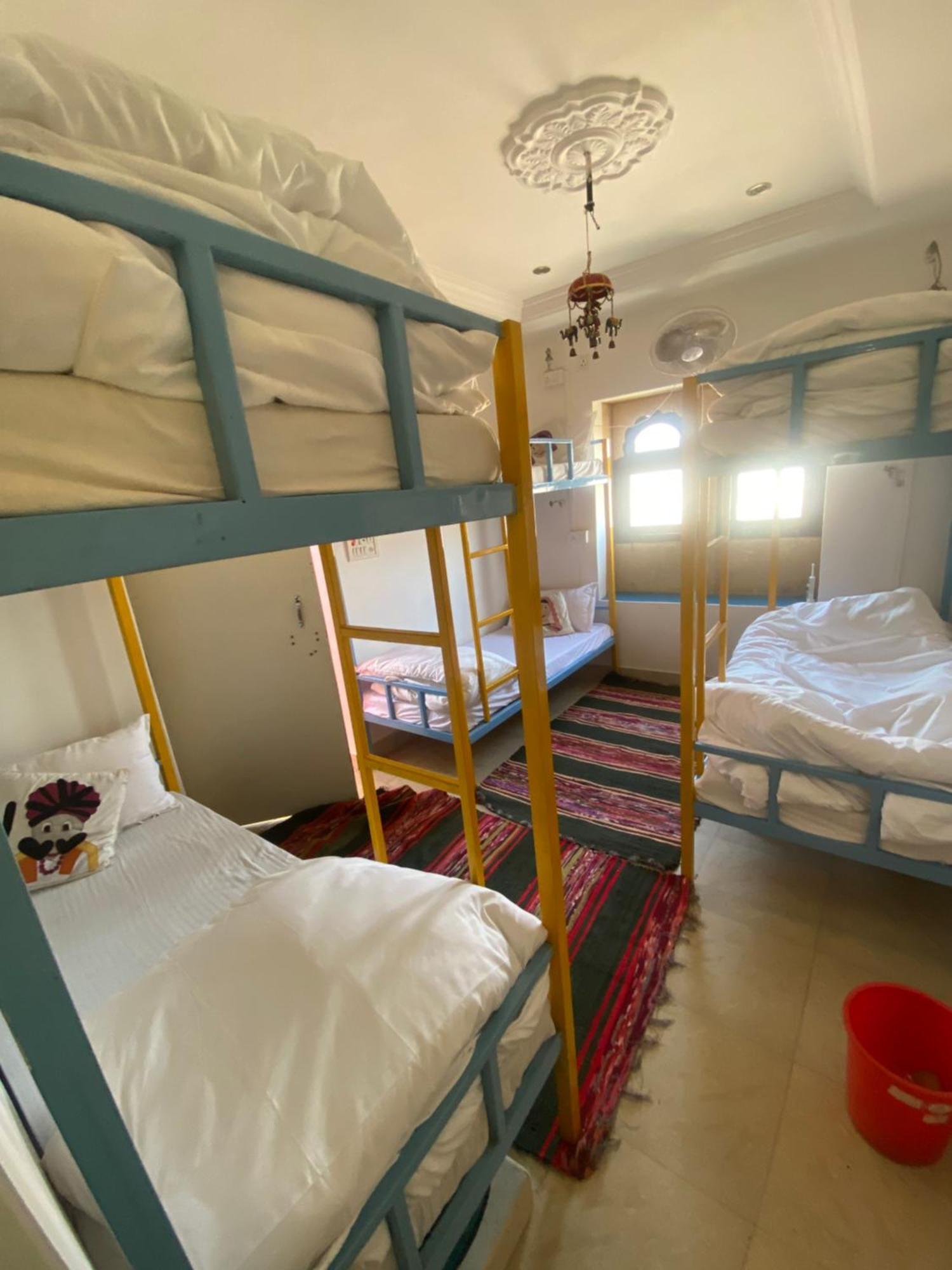Blue Eye Hostel Джайсалмер Екстер'єр фото