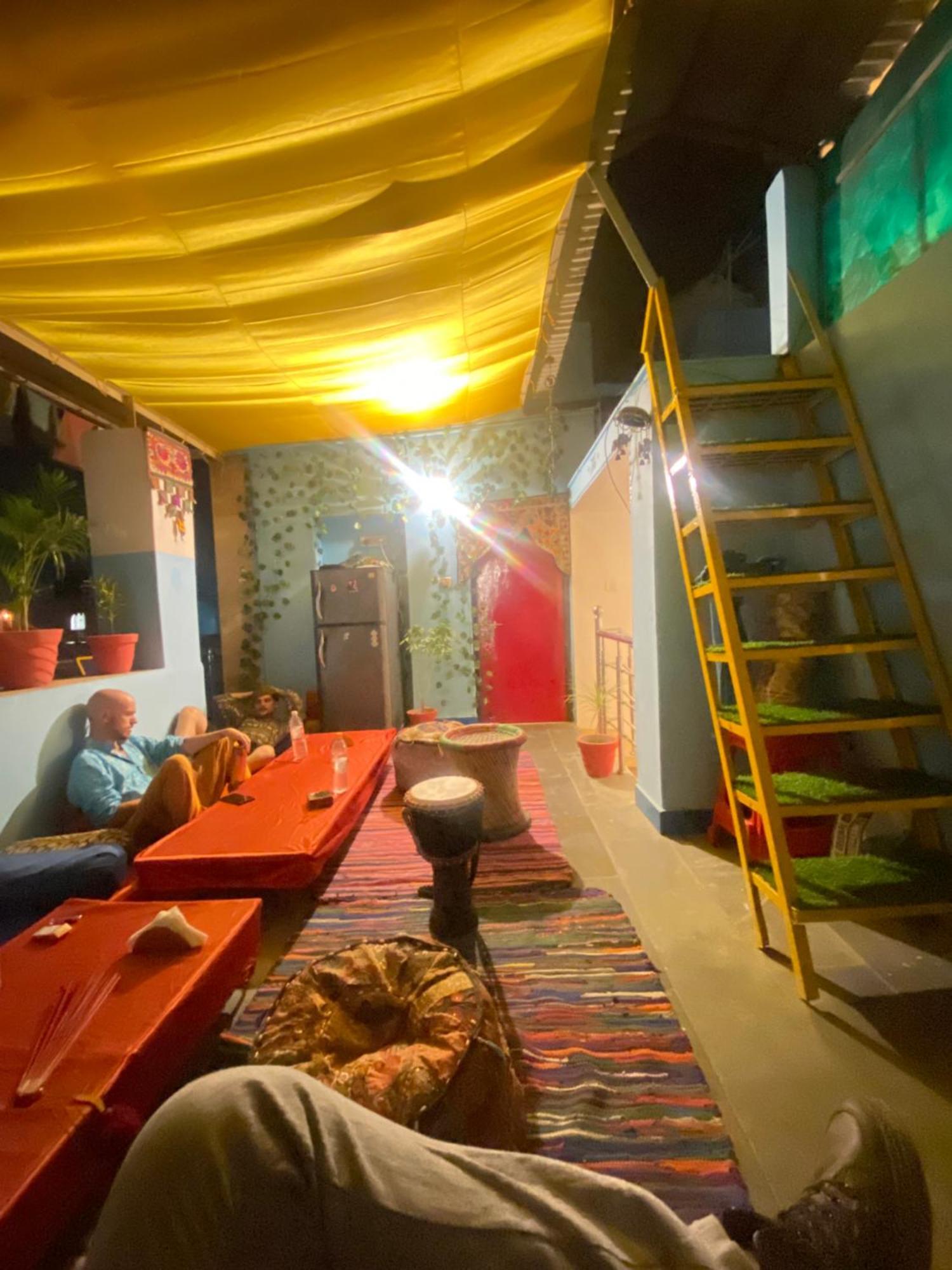 Blue Eye Hostel Джайсалмер Екстер'єр фото